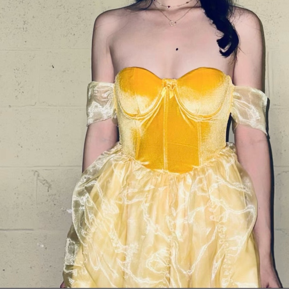 Dolls Kill Halloween Princess Costume yellow never worn before